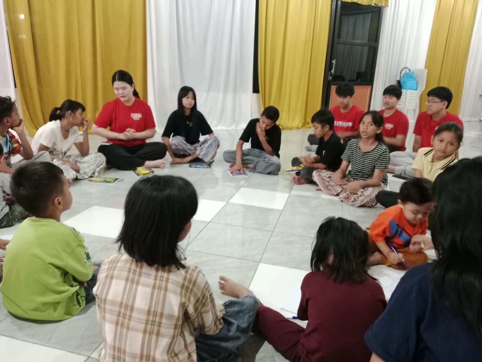 Dokumentasi Pelayanan Panti Asuhan - Pembagian Bingkisan dan Kasih